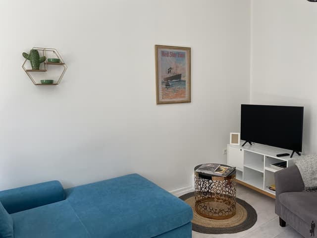 Gemeubeld appartement in een zijstraat van de Meir