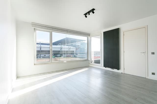 Instapklaar, zonnig 1 slaapkamer appartement met garagebox