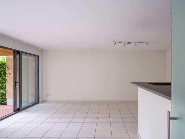 Lichtrijk appartement met privétuin in Gent