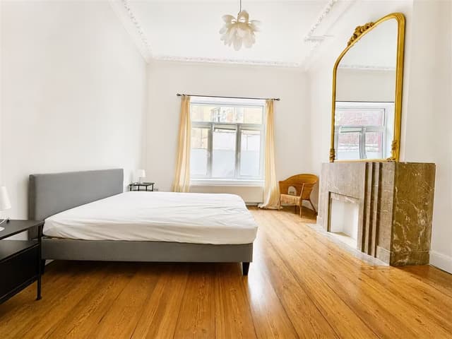 Magnifiek duplex met 3 slaapkamers en buitenplaats in Elsene