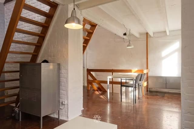 Gerenoveerde woning in een gezellige zijstraat te huur in Gent