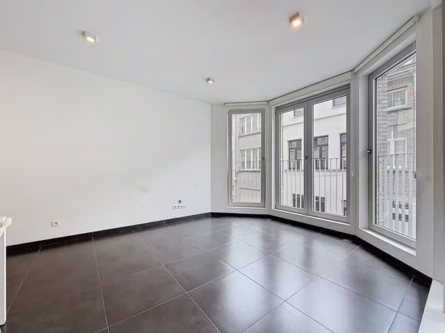 Appartement met 1 slaapkamer en bureau te huur in Antwerpen