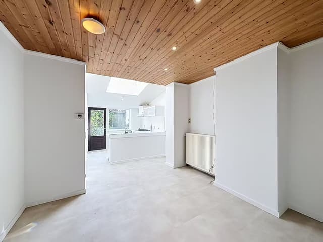 Gerenoveerde woning met tuin en goede verbinding in Ekkergem