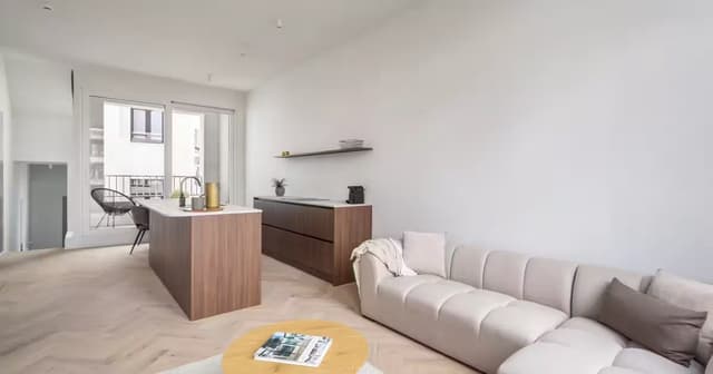 Hoogwaardig gerenoveerd appartement met terras op toplocatie