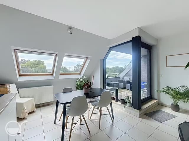 Gezellig lichtrijk 2-slaapkamerappartement in Gent