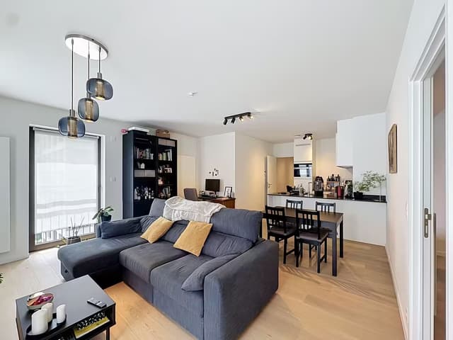 Brussel: Appartement (71m²) met 1 slaapkamer en terras