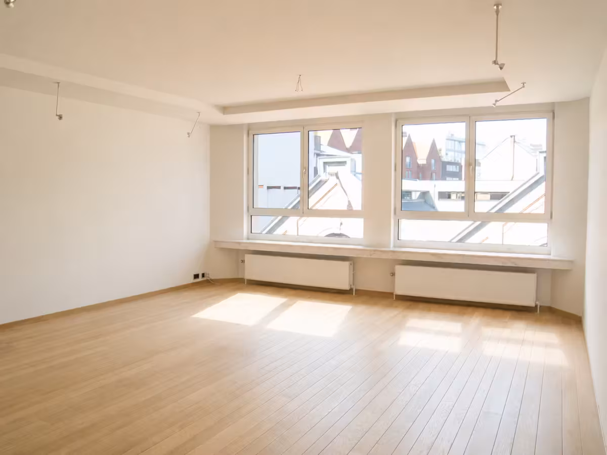 Ruim en instapklaar appartement met terras nabij het Zuid