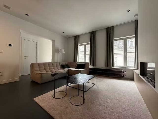 Exclusief gemeubeld duplexappartement met uniek zicht op de Graslei en Korenlei